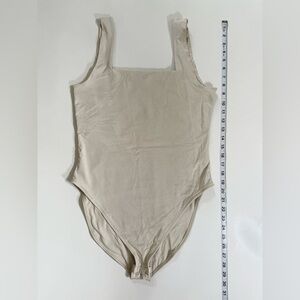 Old Navy Ribbed Neutral Bodysuit – Size L